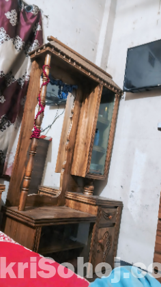 ডেসিং টেবিল